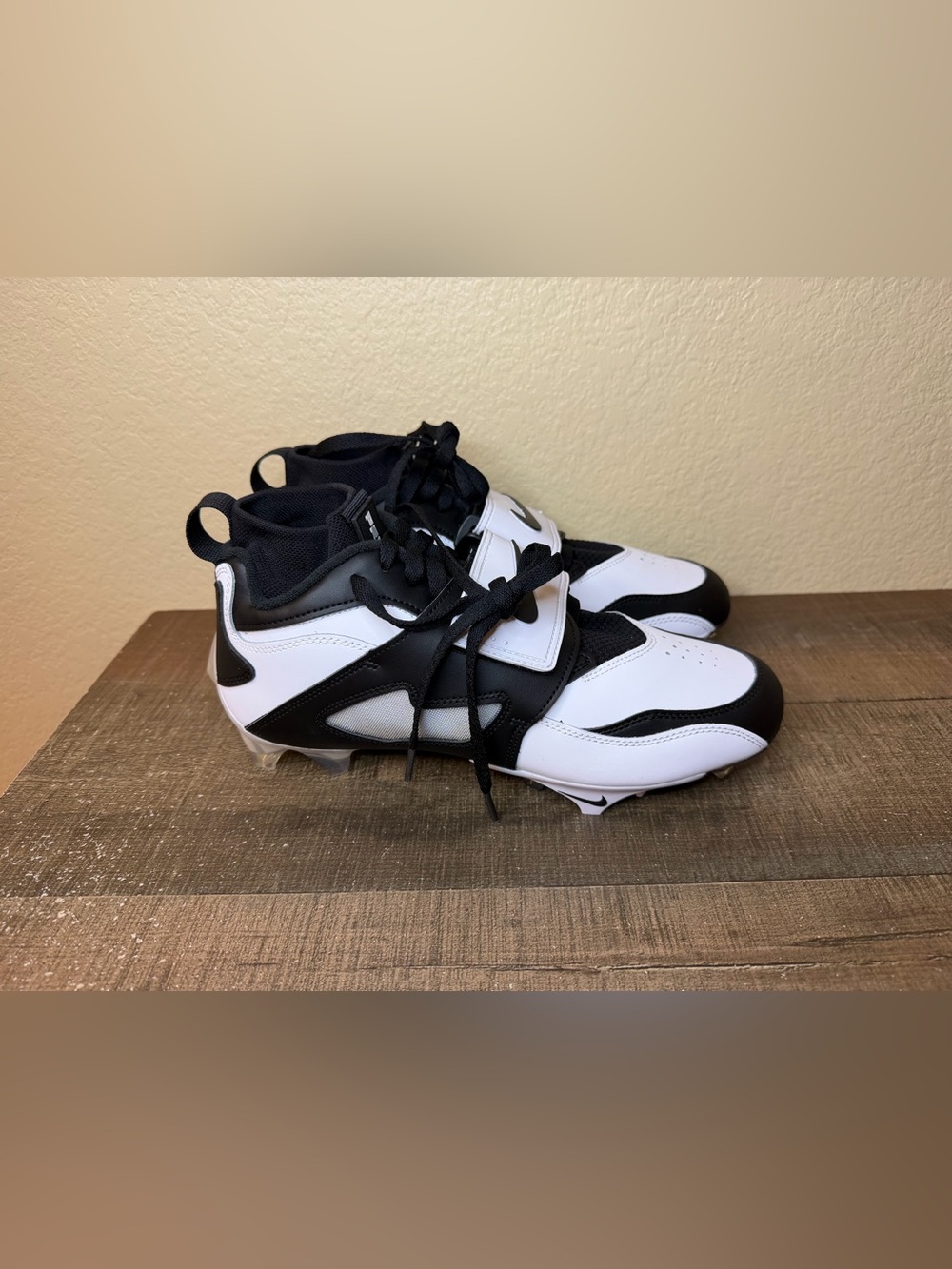 Nike Vapor Edge DT ‘93 TD “White Black”
- Size 9 Men.